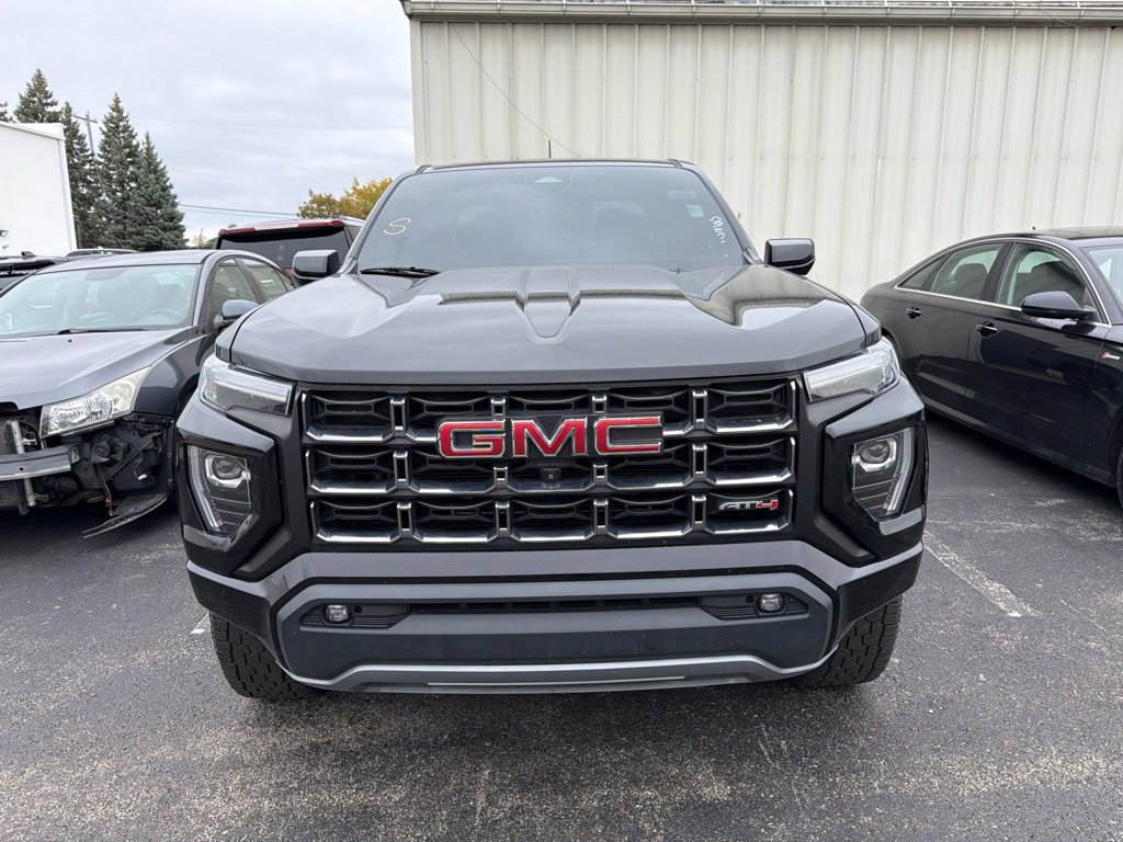 Used 2023 GMC Canyon AT4 w/ AT4 Premium Package AWD/4WD image 5