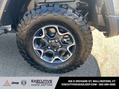 Used 2023 Jeep Wrangler Unlimited Rubicon 4xe w/ Cold Weather Group AWD/4WD image 15