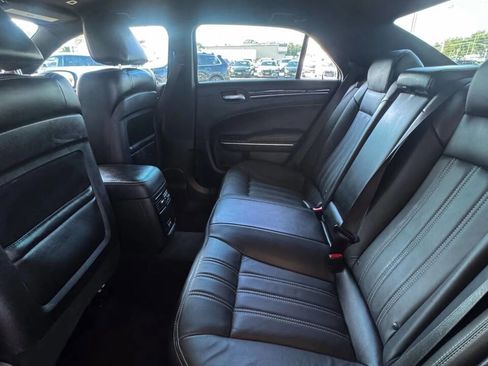 Used 2018 Chrysler 300 S image 13