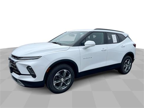 Certified 2024 Chevrolet Blazer LT w/ Convenience Package image 1