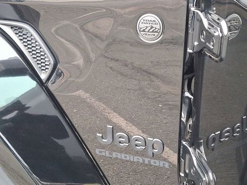 Used 2022 Jeep Gladiator Sport AWD/4WD image 30