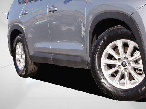 Certified 2025 Toyota Grand Highlander AWD image 3