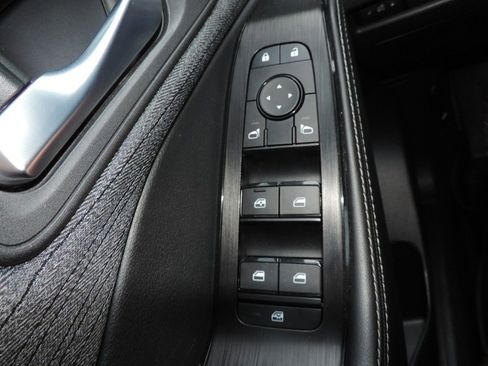 Used 2023 Nissan Rogue SV image 25