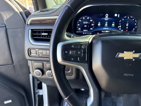 Used 2022 Chevrolet Suburban LT image 34