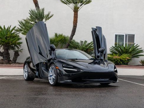 New 2026 McLaren 750S Spider RWD image 38
