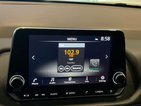 Used 2023 Nissan Rogue SV image 16