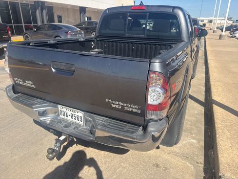 Used 2014 Toyota Tacoma PreRunner w/ SR5 Package RWD image 7