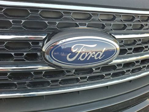 Used 2020 Ford Explorer XLT w/ Comfort Package RWD image 6
