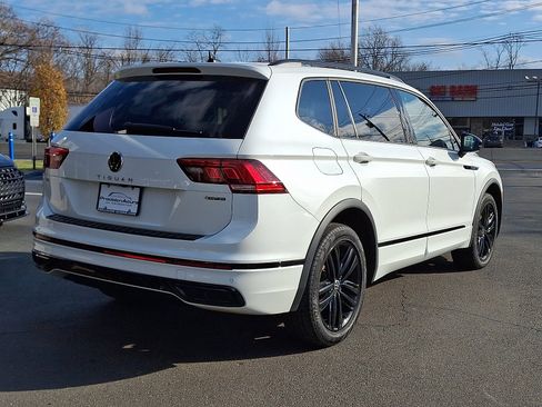 Used 2022 Volkswagen Tiguan SE R-Line image 6