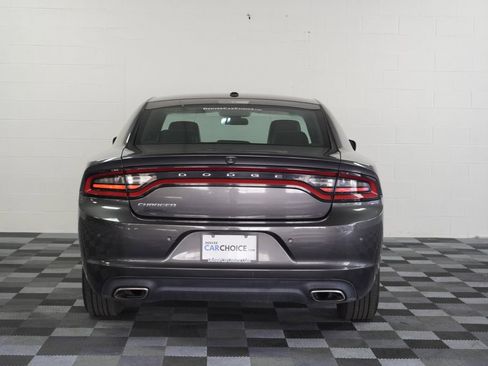Used 2020 Dodge Charger SXT w/ Leather Interior Group RWD image 4
