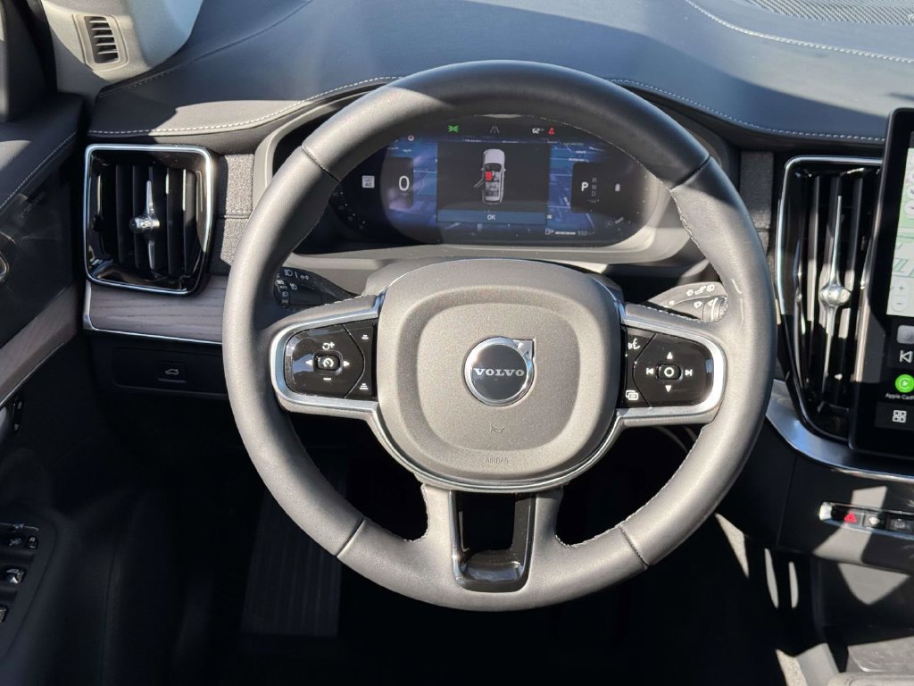 Used 2026 Volvo XC90 B6 Plus w/ Protection Package Premier AWD/4WD image 12