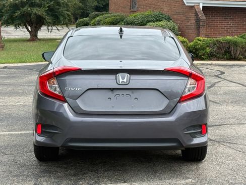 Used 2018 Honda Civic EX image 5