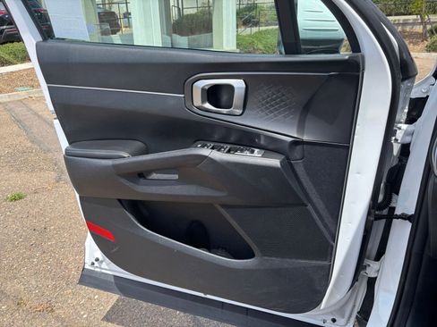 Used 2024 Kia Sorento S AWD/4WD image 18