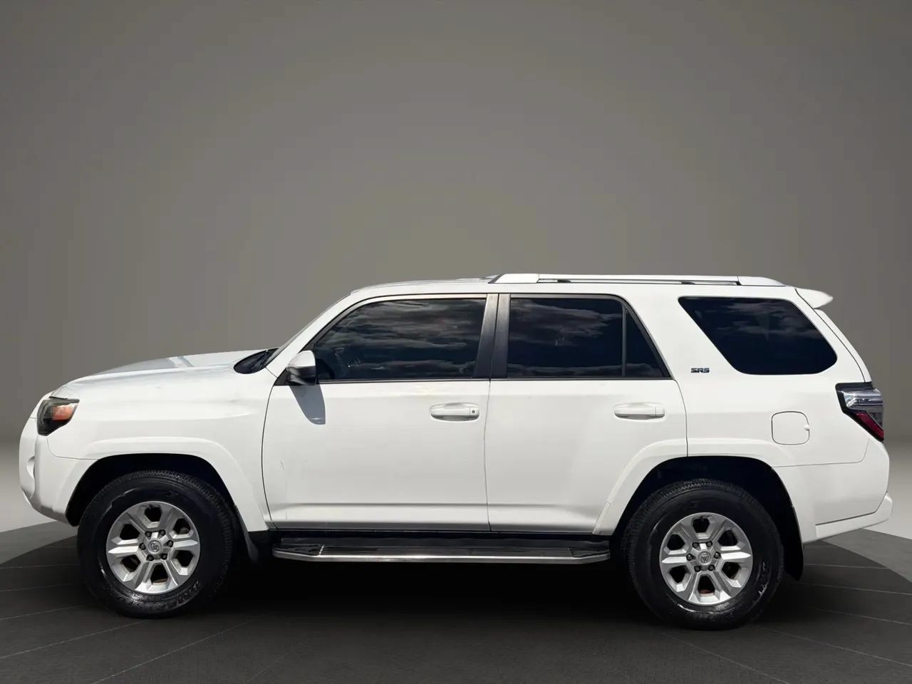 Used 2014 Toyota 4Runner SR5 AWD/4WD image 2
