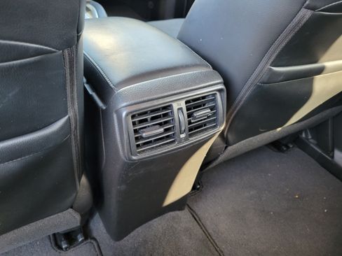Used 2016 Nissan Rogue SL FWD image 10