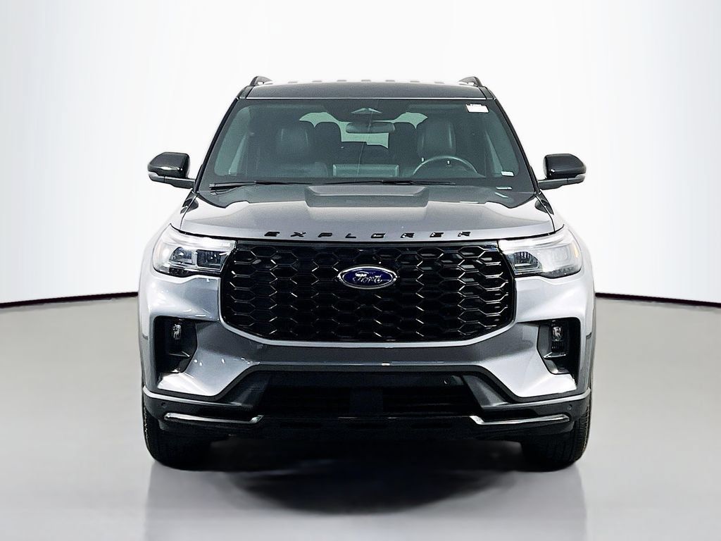 Used 2025 Ford Explorer ST-Line AWD/4WD image 3
