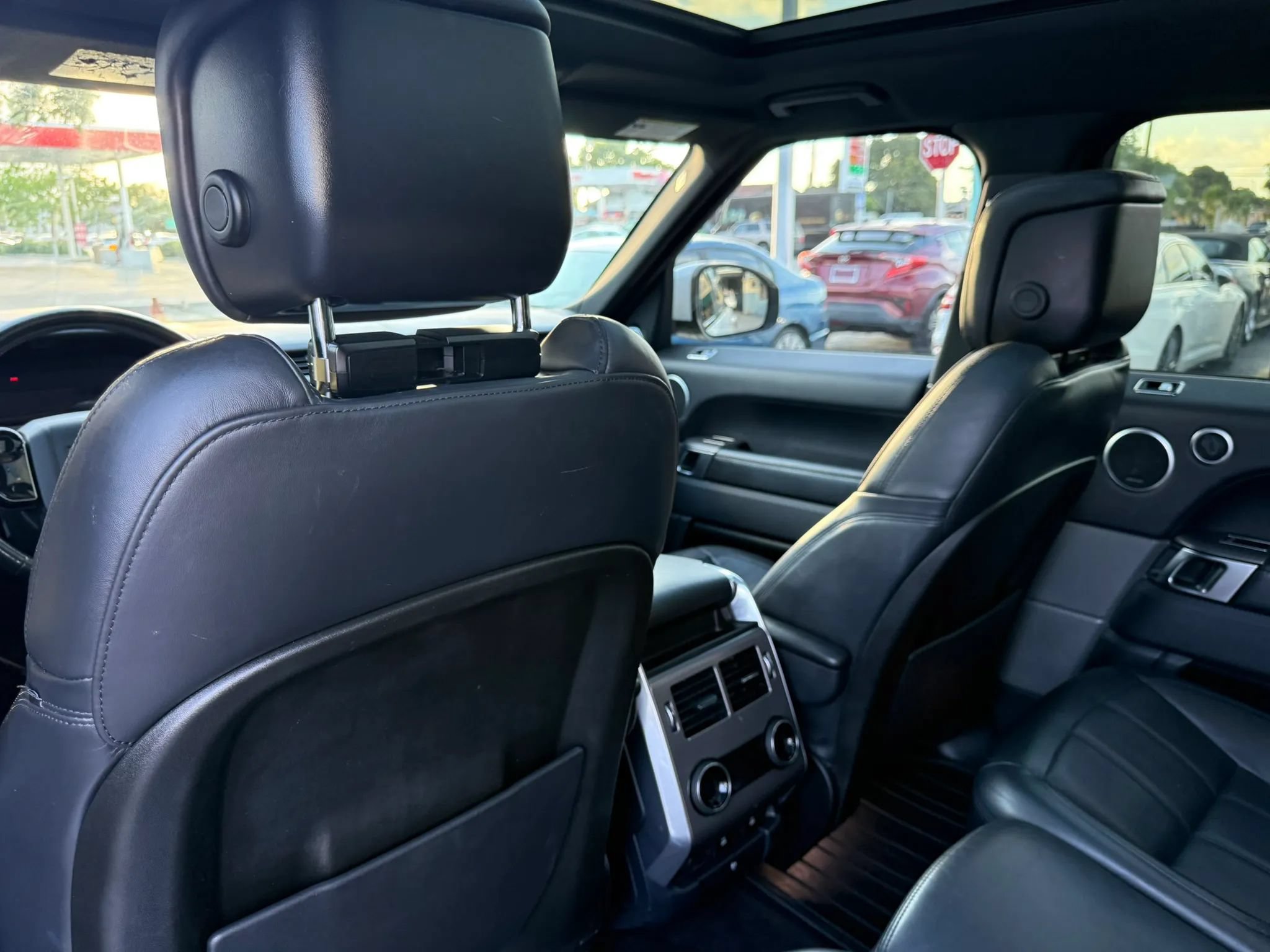 Used 2018 Land Rover Range Rover Sport HSE AWD/4WD image 19