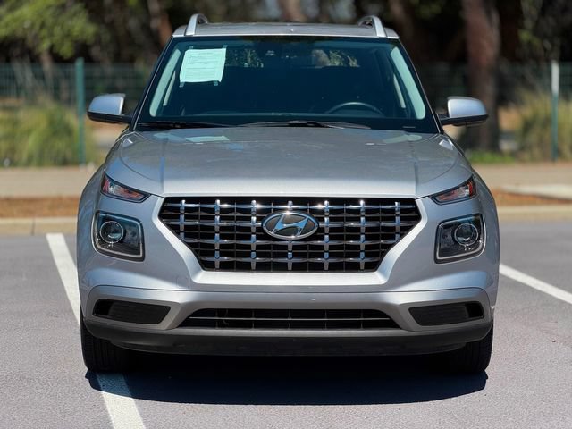 Used 2025 Hyundai Venue SEL FWD image 3