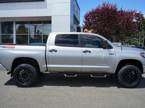 Used 2016 Toyota Tundra SR5 w/ TRD Off Road Package AWD/4WD image 6