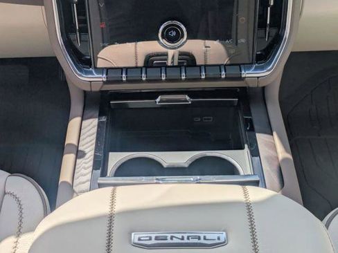 New 2026 GMC Yukon XL Denali w/ Denali Reserve Package RWD image 19