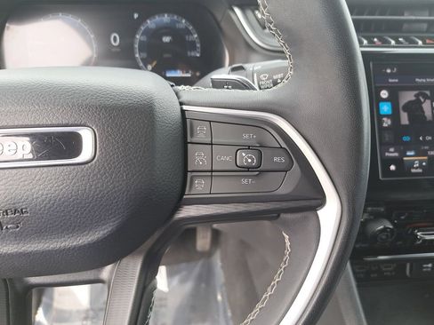 Certified 2023 Jeep Grand Cherokee Laredo w/ Luxury Tech Group I AWD/4WD image 19