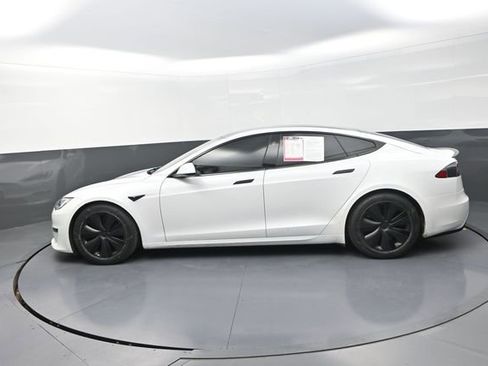 Used 2022 Tesla Model S image 2