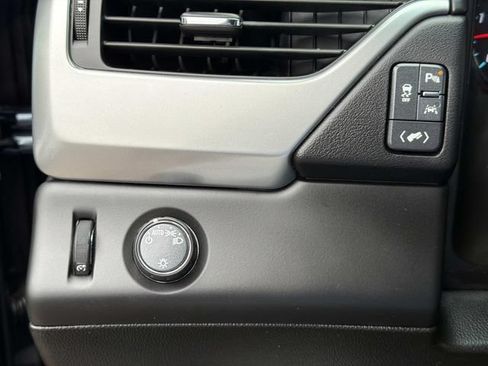 Used 2019 Chevrolet Suburban LS w/ Enhanced Driver Alert Package RWD image 26