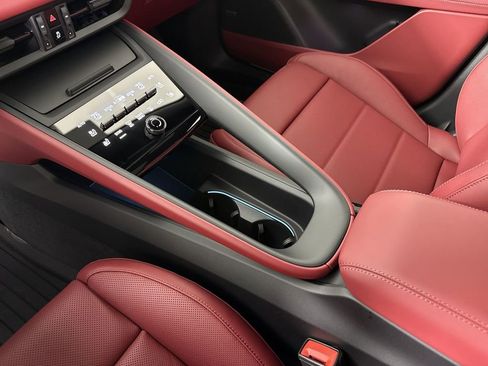 New 2026 Porsche Macan 4 Electric AWD/4WD image 31