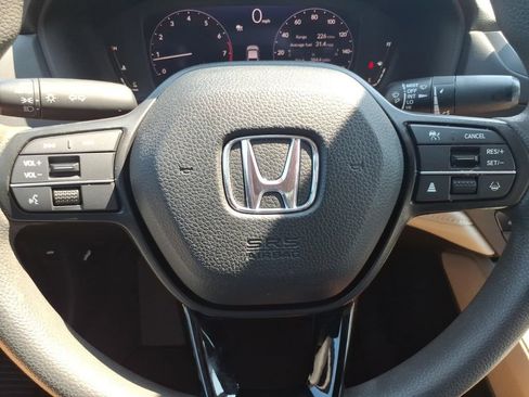 Used 2023 Honda Accord EX image 13