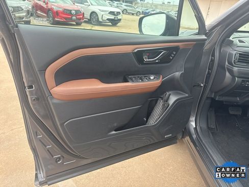 Used 2026 Subaru Forester Touring image 10