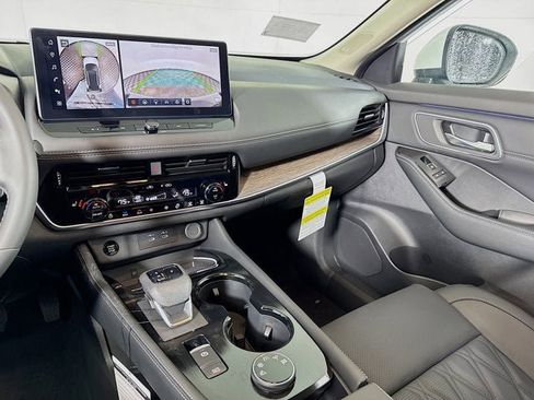 New 2026 Nissan Rogue Platinum w/ Tech Package image 21