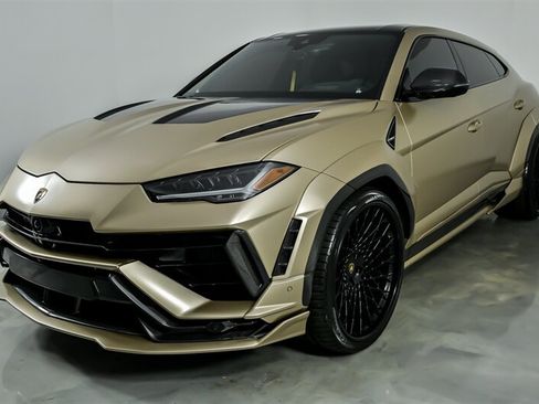 Used 2023 Lamborghini Urus Performante AWD/4WD image 6