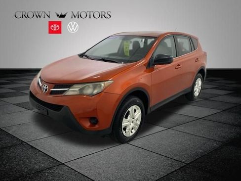 Used 2015 Toyota RAV4 LE FWD image 3
