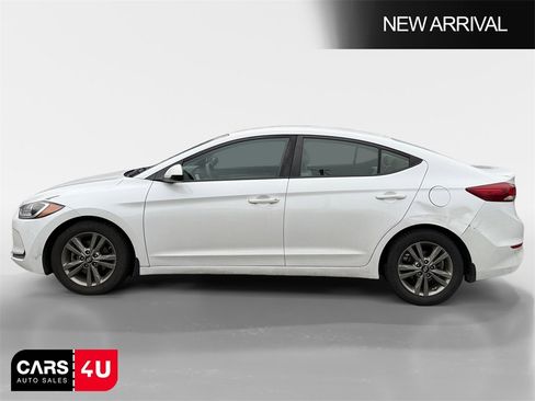 Used 2018 Hyundai Elantra SEL w/ Winter Weather Package image 4