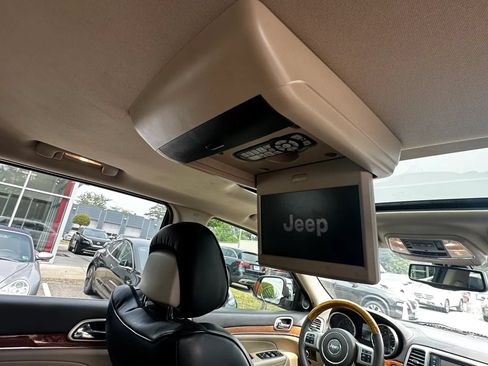 Used 2011 Jeep Grand Cherokee Overland AWD/4WD image 21