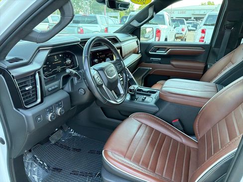 Used 2023 GMC Sierra 1500 Denali Ultimate AWD/4WD image 11