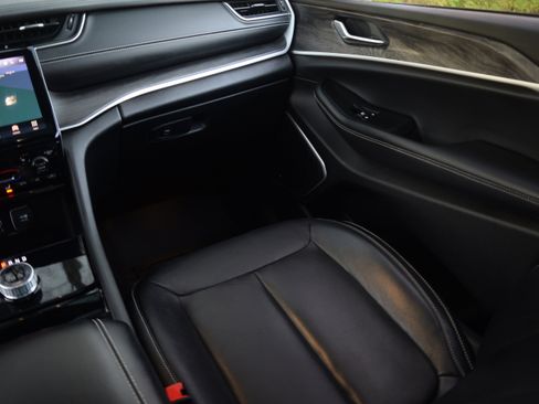 Used 2021 Jeep Grand Cherokee L Limited w/ MOPAR Finishing Package image 14