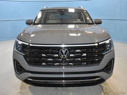 Certified 2025 Volkswagen Atlas SEL Premium R-Line image 20