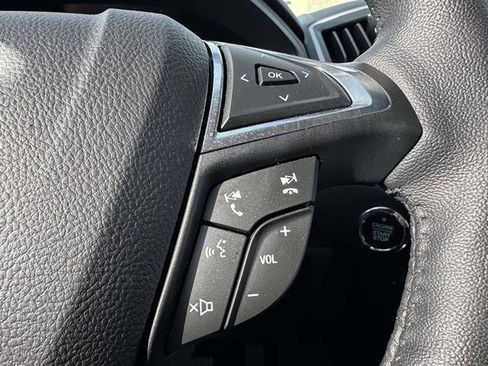 Used 2024 Ford Edge SEL w/ Convenience Package image 16