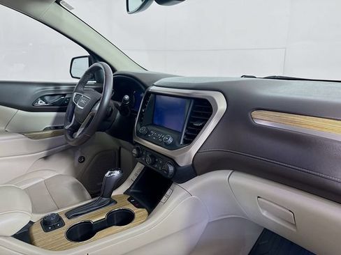Used 2018 GMC Acadia Denali w/ Technology Package AWD/4WD image 34