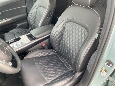 Used 2023 Genesis GV60 Performance image 10