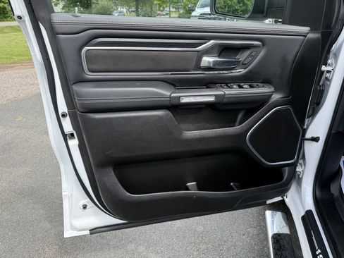 Used 2023 RAM 1500 Laramie AWD/4WD image 18