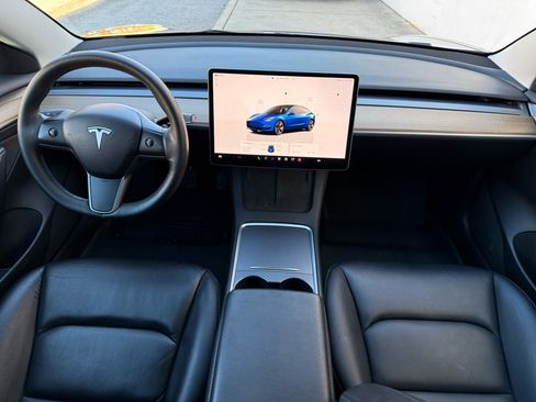 Used 2021 Tesla Model 3 Standard Range Plus image 13