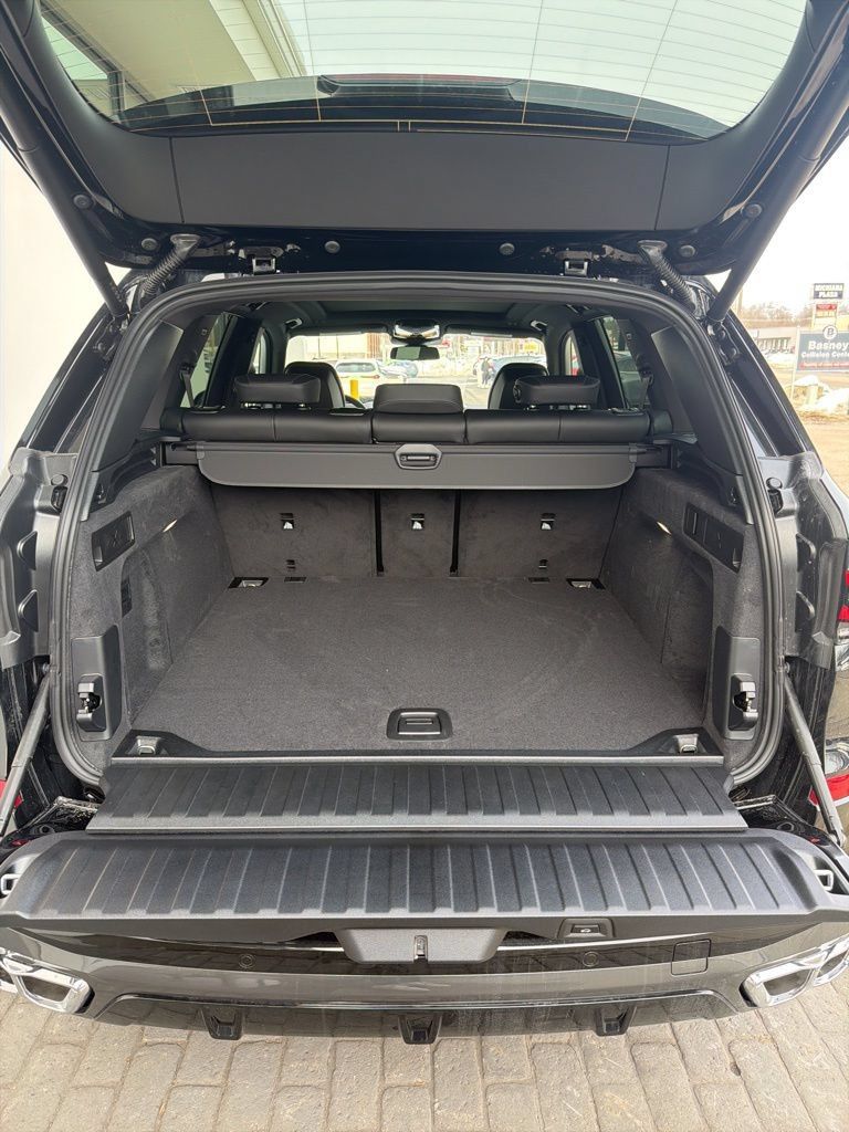 New 2026 BMW X5 M60i AWD/4WD image 9