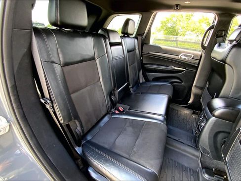 Used 2022 Jeep Grand Cherokee Laredo X AWD/4WD image 19
