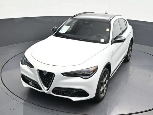 Used 2024 Alfa Romeo Stelvio Ti AWD/4WD image 22