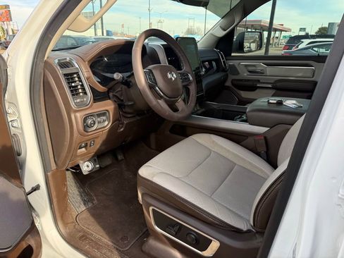 Used 2025 RAM 1500 Laramie image 13