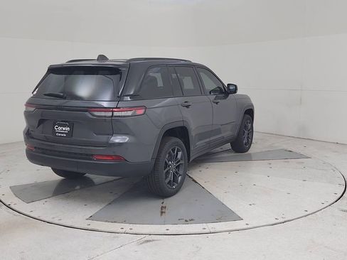 New 2025 Jeep Grand Cherokee Limited image 14