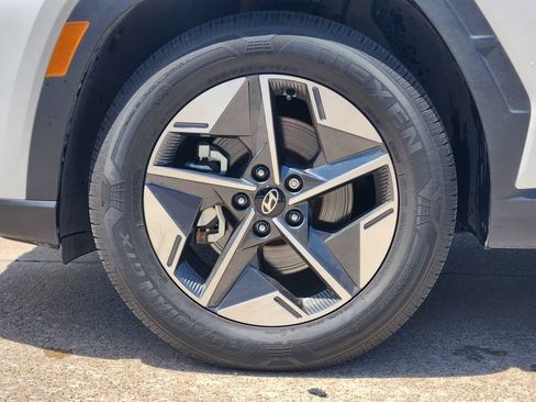 Certified 2025 Hyundai Tucson SEL FWD image 11