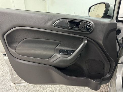 Used 2017 Ford Fiesta SE FWD image 9